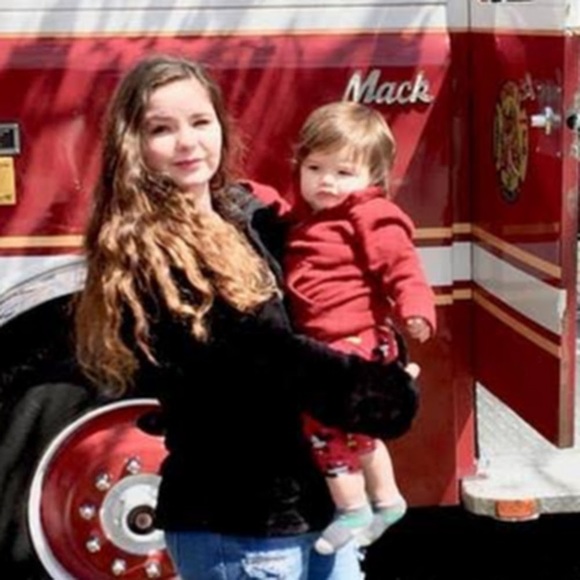 Meet your Posher, Taylor - Picture 1 of 1